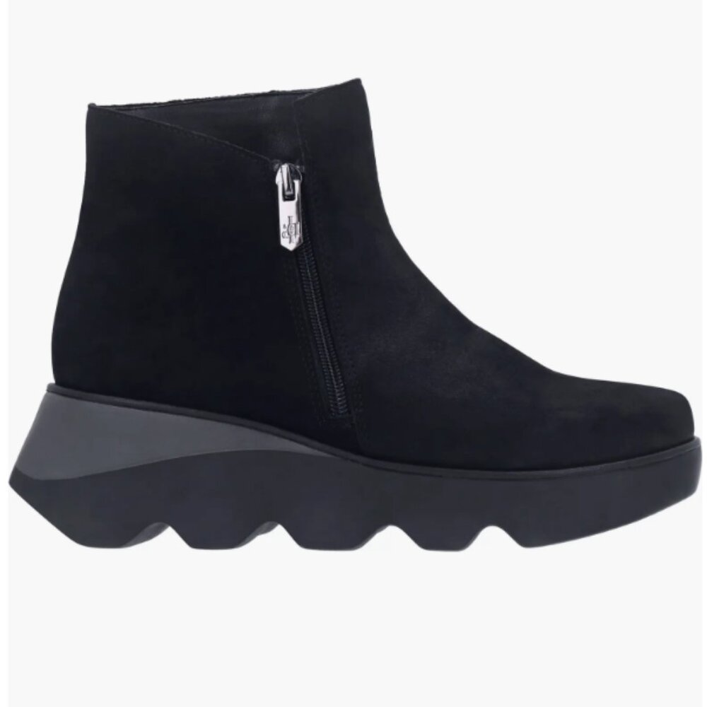 L'Amour Des Pieds HALLY - Black Weathered Leather booties so 8.5 Like-New